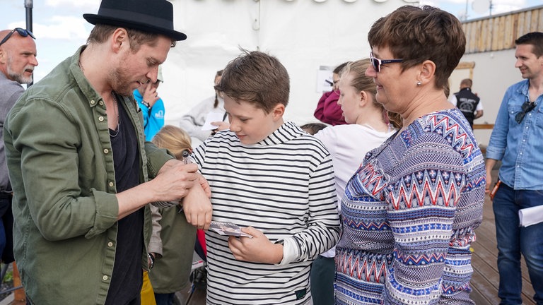Meet&Greet mit Namika und Johannes Oerding beim SR1 Alm Open Air