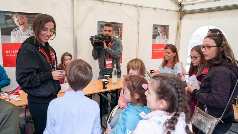 Meet&Greet mit Namika und Johannes Oerding beim SR1 Alm Open Air