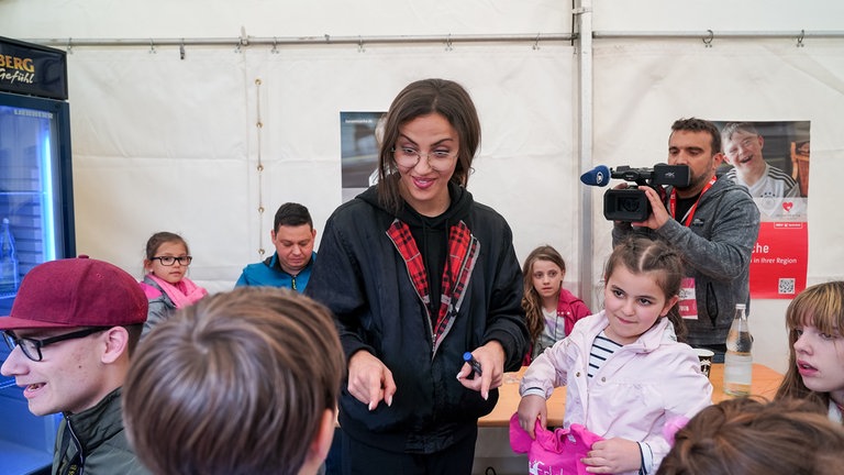 Meet&Greet mit Namika und Johannes Oerding beim SR1 Alm Open Air