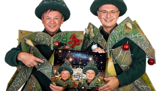 Als Tannenbäume verkleidete SR3-Moderatoren Eberhard Schilling und Michael Friemel 