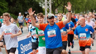 Läuferinnen und Läufer beim Gutenberg Hallbmarathon Mainz 2026