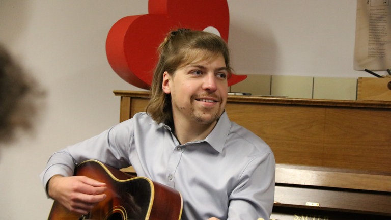 Philipp Poisel beim Projektbesuch